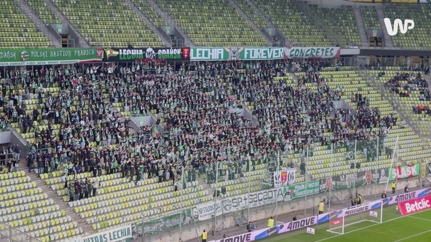 Tak kibice zareagowali na okrzyk: "Karol Nawrocki". Było słychać na całym stadionie